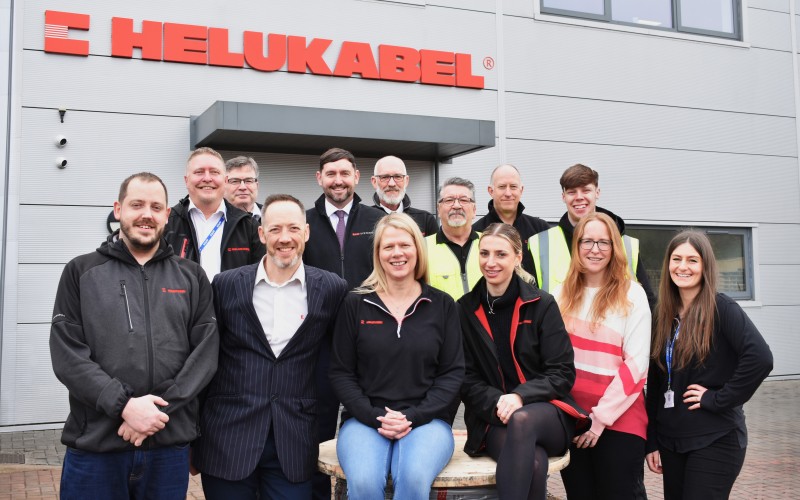 HELUKABEL UK's team is in front of the office in England. This includes the Managing Director as well as the sales, warehouse, accountancy and marketing teams. 
						